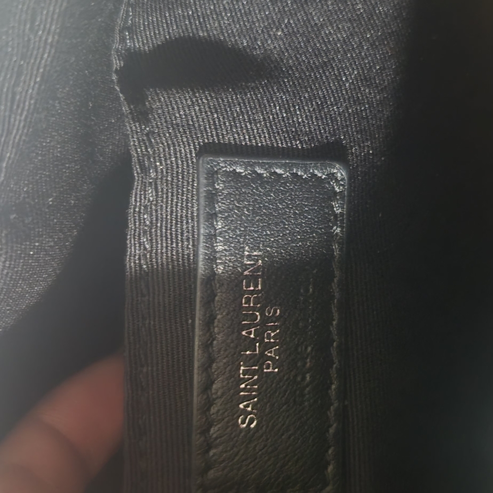 Saint Laurent Black Leather Detail - Picture 2 of 4